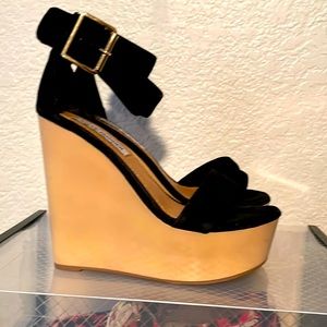 Steve Madden suede wedges